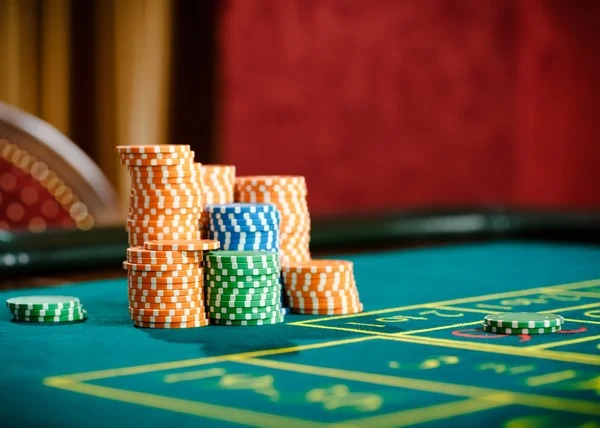 Live-dealer trending tables